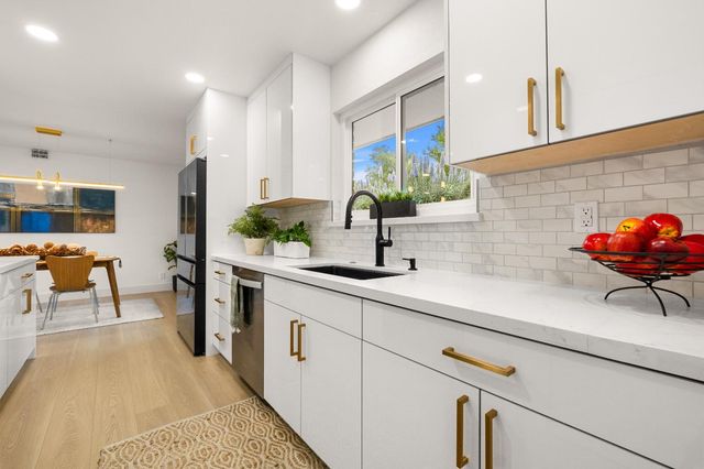 3517 Bajamont Way, Carmichael, CA 95608