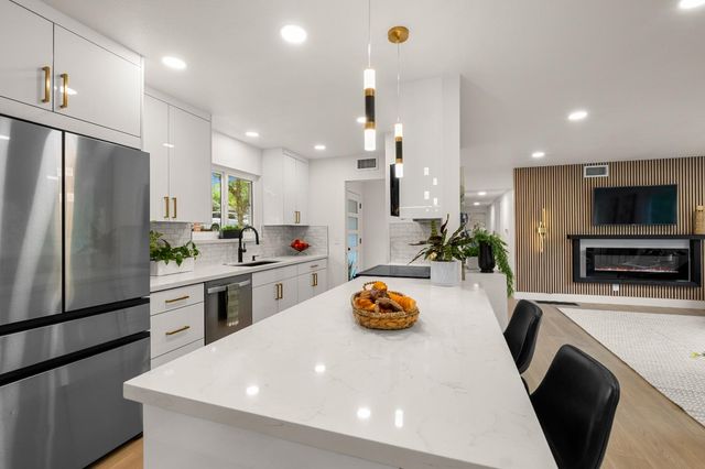 3517 Bajamont Way, Carmichael, CA 95608