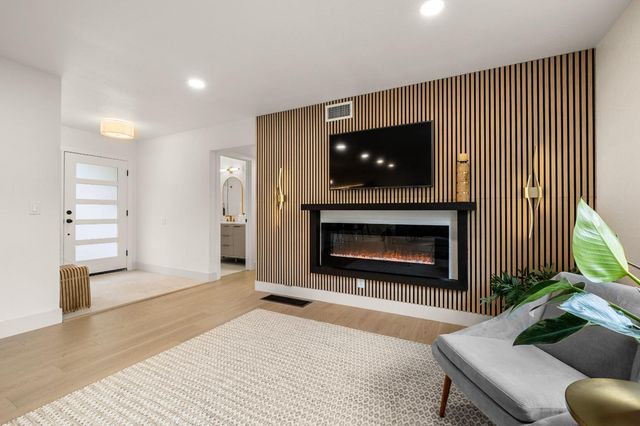 3517 Bajamont Way, Carmichael, CA 95608