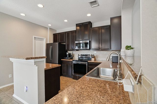 4550 Echo Grove, San Antonio, TX 78259