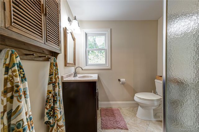 10 Laurel Road, Kings Park, NY 11754