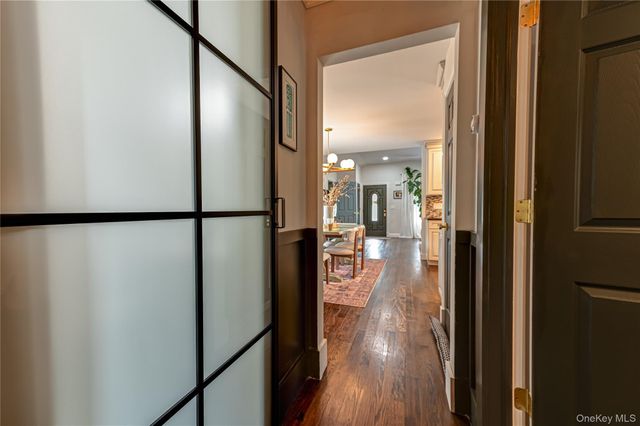 10 Laurel Road, Kings Park, NY 11754
