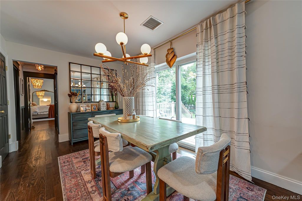 10 Laurel Road, Kings Park, NY 11754 — photo 4