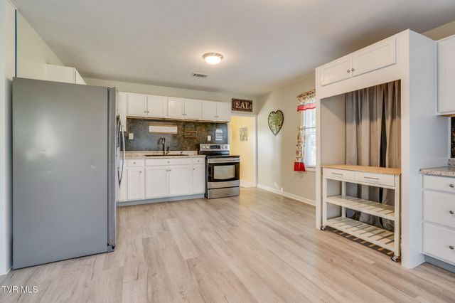 402 Silver Lake Road, Church Hill, TN 37642