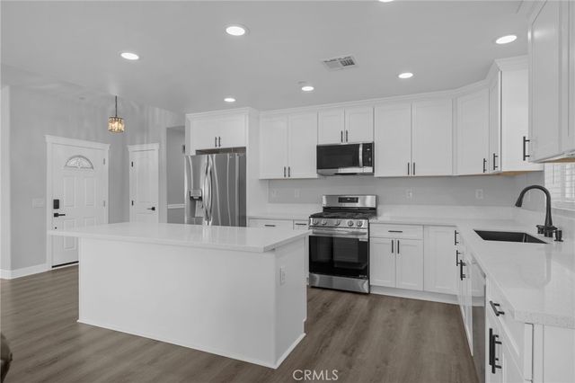 15770 Nassau Drive, Victorville, CA 92395