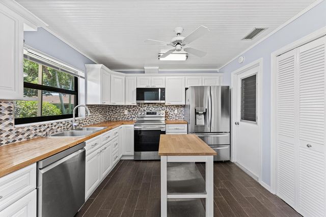9890 Papaya Tree Trail A, Boynton Beach, FL 33436