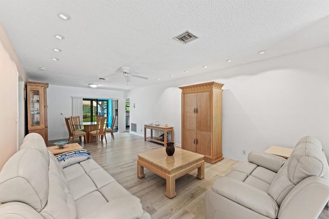 9890 Papaya Tree Trail A, Boynton Beach, FL 33436