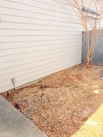 212 Stellariga Place, Dallas, TX 75203