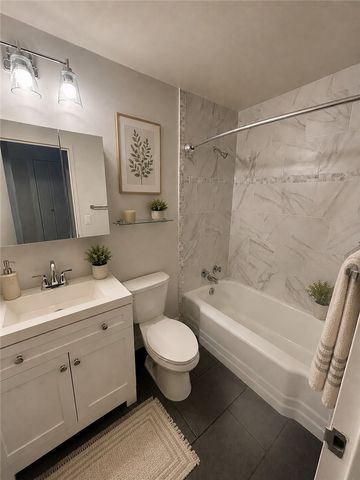 112 Washington Place 8A, Downtown Pgh, PA 15219