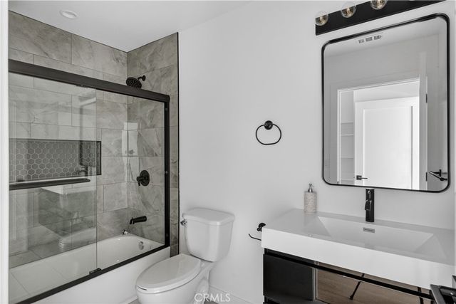 1112 E 102nd Street, Los Angeles, CA 90002