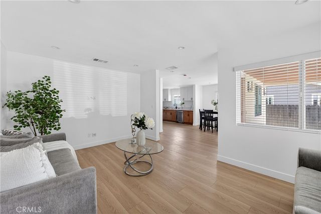 1112 E 102nd Street, Los Angeles, CA 90002