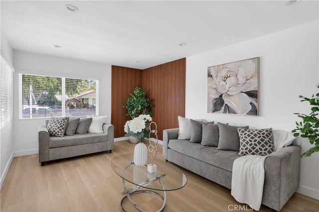 1112 E 102nd Street, Los Angeles, CA 90002