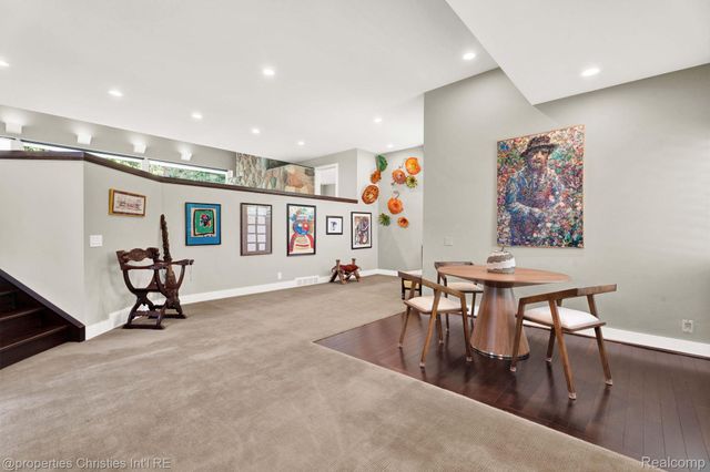 270 Martell Drive, Bloomfield Hills, MI 48304