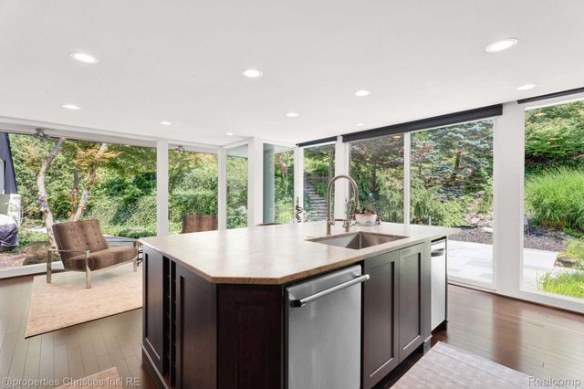 270 Martell Drive, Bloomfield Hills, MI 48304