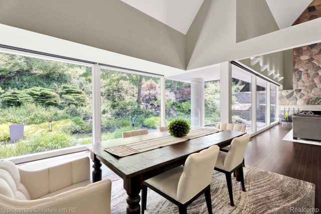 270 Martell Drive, Bloomfield Hills, MI 48304