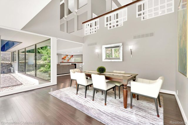 270 Martell Drive, Bloomfield Hills, MI 48304