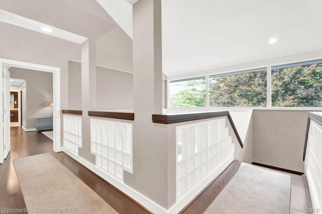 270 Martell Drive, Bloomfield Hills, MI 48304