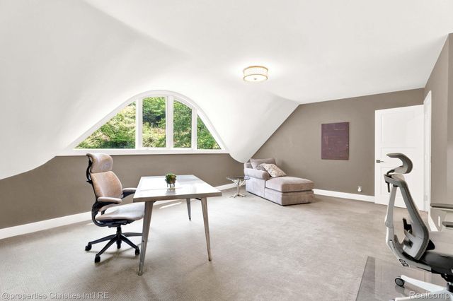 270 Martell Drive, Bloomfield Hills, MI 48304