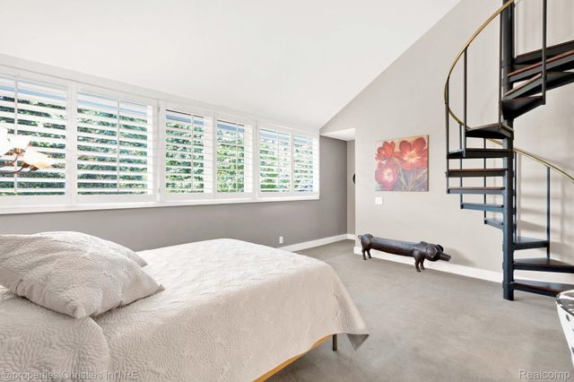 270 Martell Drive, Bloomfield Hills, MI 48304