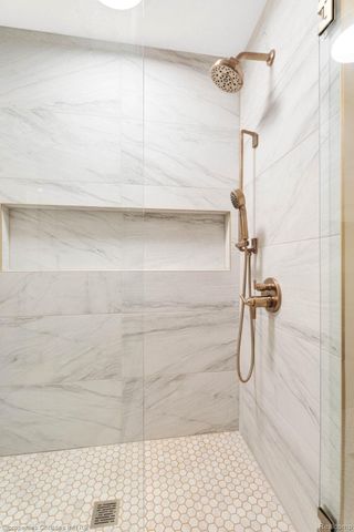 270 Martell Drive, Bloomfield Hills, MI 48304