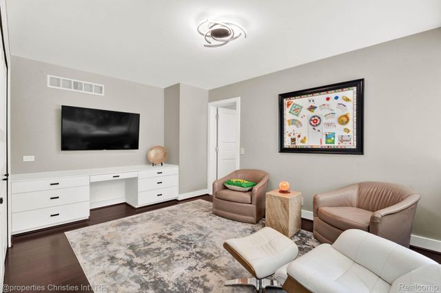 270 Martell Drive, Bloomfield Hills, MI 48304