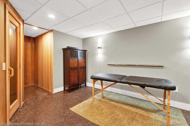 270 Martell Drive, Bloomfield Hills, MI 48304