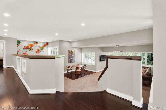 270 Martell Drive, Bloomfield Hills, MI 48304