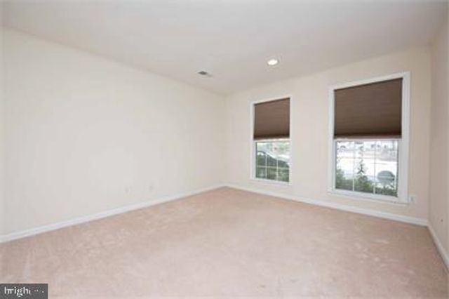 6002 LINCOLNIA RD, Alexandria, VA 22312