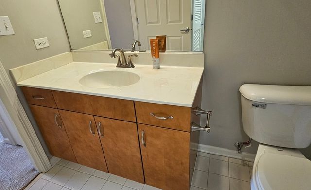 390 S Western Avenue 702, Des Plaines, IL 60016