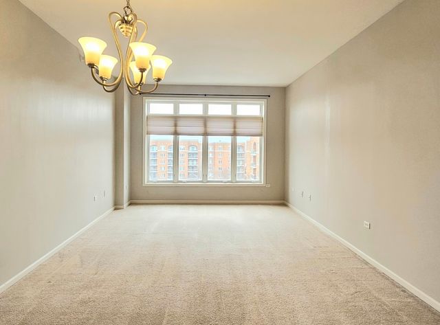 390 S Western Avenue 702, Des Plaines, IL 60016