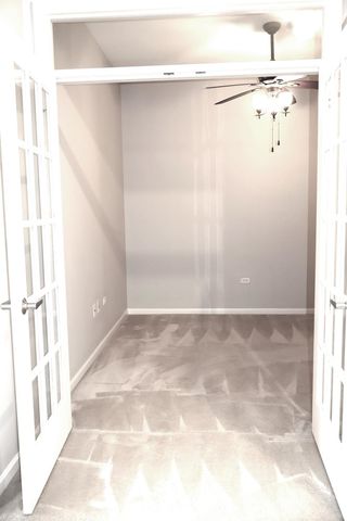 390 S Western Avenue 702, Des Plaines, IL 60016