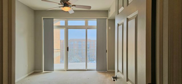 390 S Western Avenue 702, Des Plaines, IL 60016