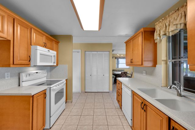 1501 NW 87th Lane, Plantation, FL 33322