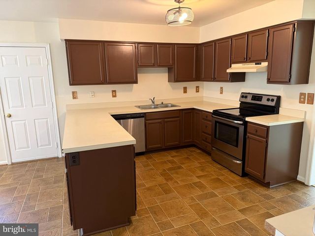 10600 WELLINGTON ST, Fredericksburg, VA 22407