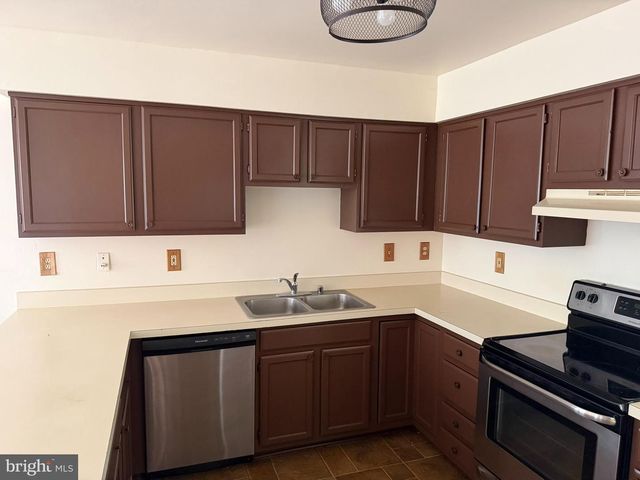 10600 WELLINGTON ST, Fredericksburg, VA 22407