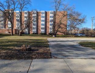 1046 BAXTER STREET, Waukesha, WI 53186