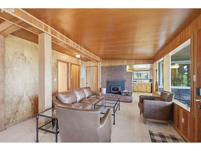 83553 JENSEN Ln, Florence, OR 97439