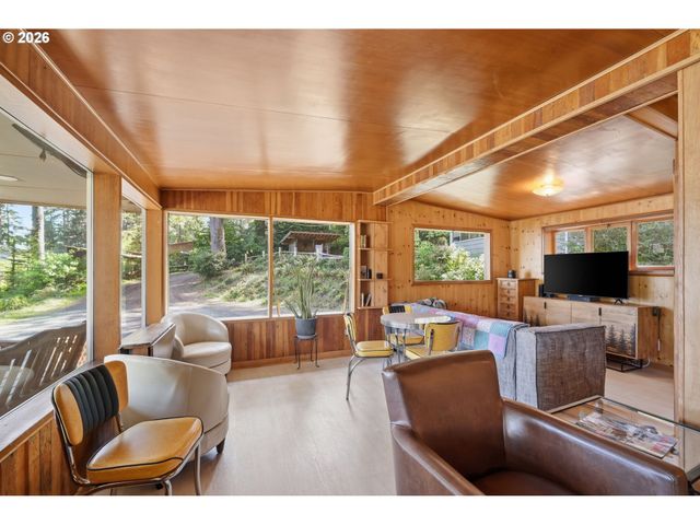 83553 JENSEN Ln, Florence, OR 97439