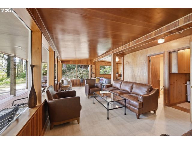 83553 JENSEN Ln, Florence, OR 97439