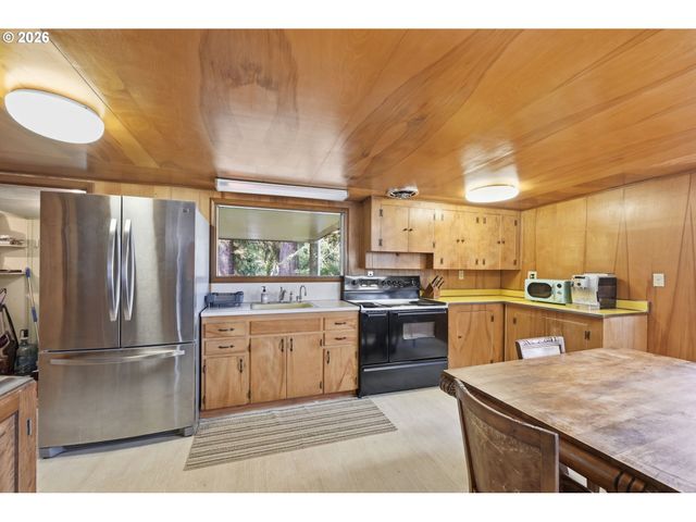 83553 JENSEN Ln, Florence, OR 97439