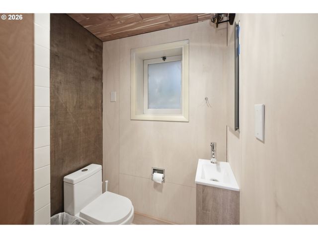 83553 JENSEN Ln, Florence, OR 97439