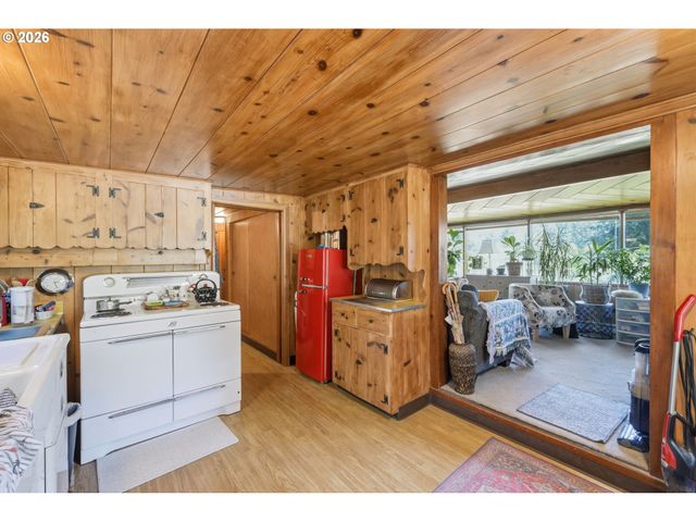 83553 JENSEN Ln, Florence, OR 97439