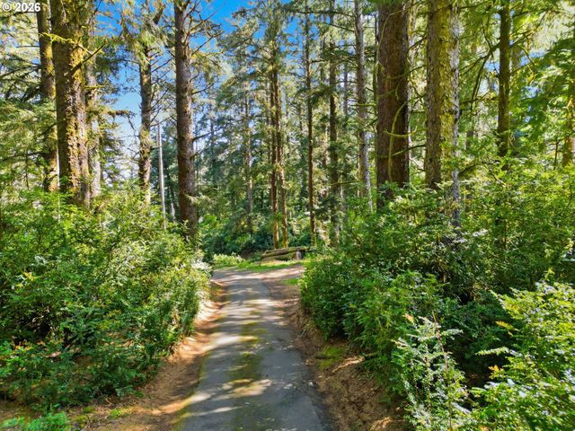 83553 JENSEN Ln, Florence, OR 97439