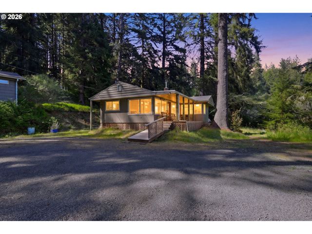 83553 JENSEN Ln, Florence, OR 97439