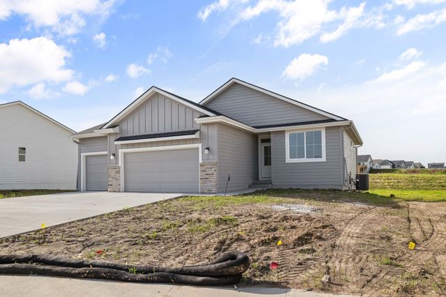 1018 Shady Lane Drive, Norwalk, IA 50211