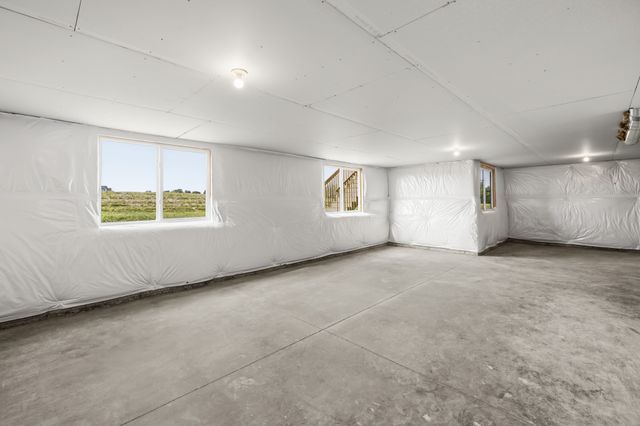1018 Shady Lane Drive, Norwalk, IA 50211