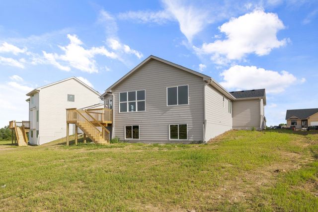 1018 Shady Lane Drive, Norwalk, IA 50211