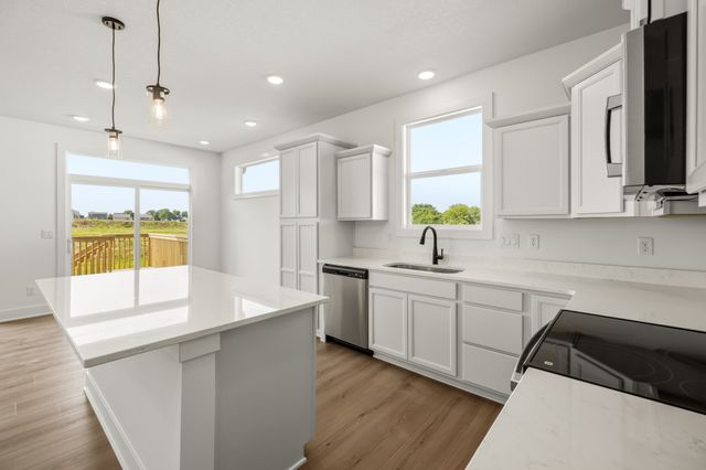 1018 Shady Lane Drive, Norwalk, IA 50211