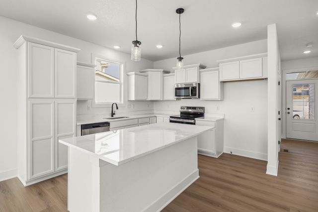 1018 Shady Lane Drive, Norwalk, IA 50211