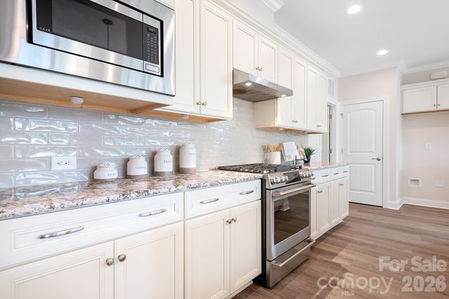 6164 Pier Drive, Denver, NC 28037